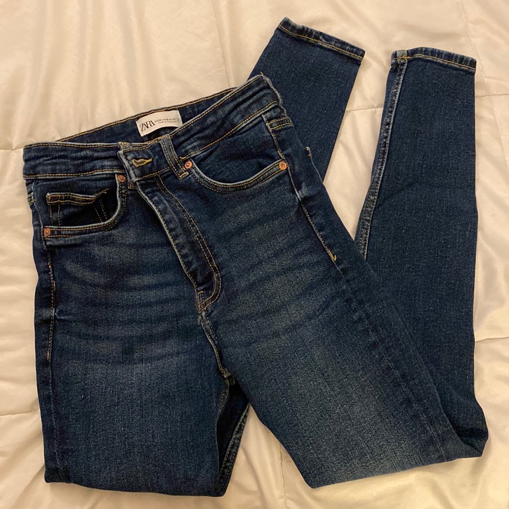 ZARA high waisted skinny jeans size 6, worn once!